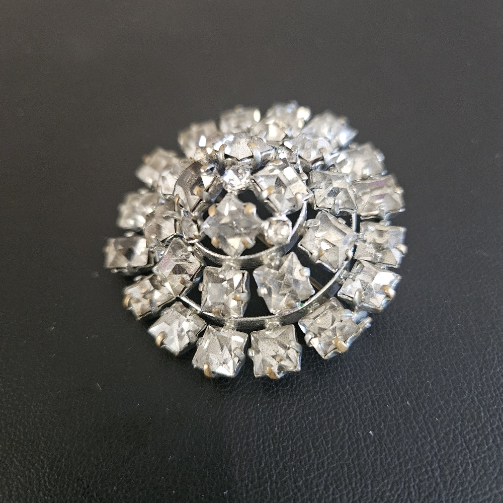 Vintage Round Rhinestone Cluster Brooch Marked Czech - Picture 2 of 3